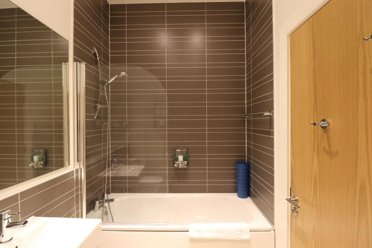 Modern 2Bed 2Bath Flat Near Princes Street Apartment Edinburgh 0*,
